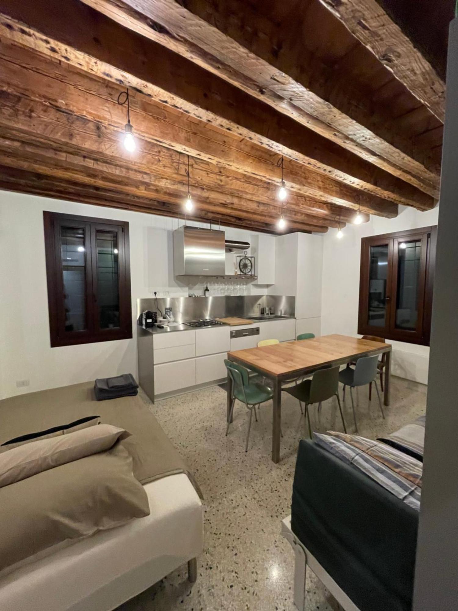 Remer Suites Venice Room photo
